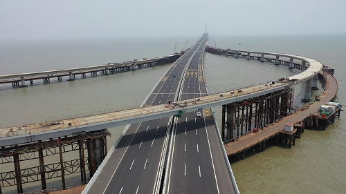 建設中的青島海灣大橋（小）.jpg